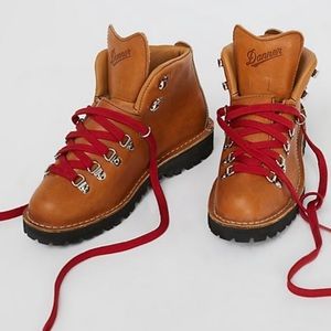 Danner mountain light cascade boot
